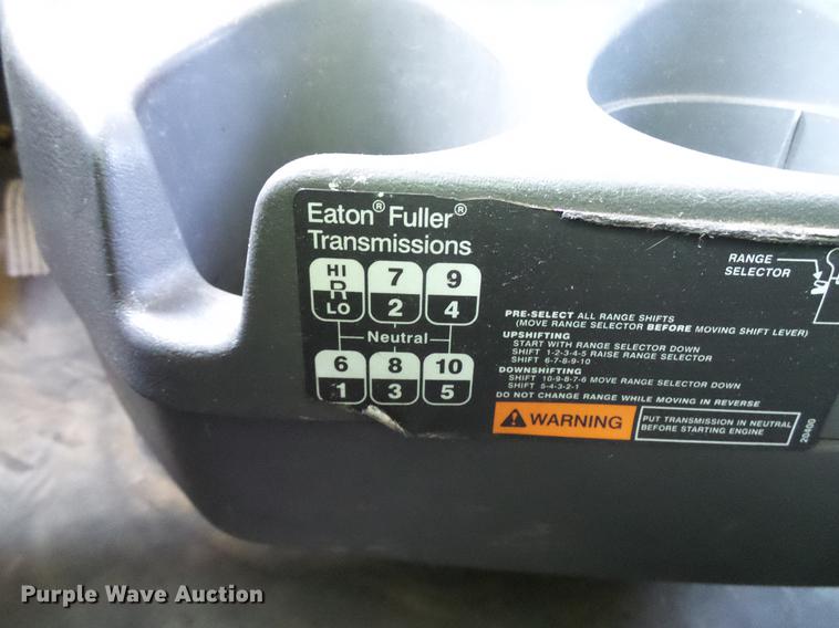 image for item DD8341 2013 International ProStar Plus semi truck