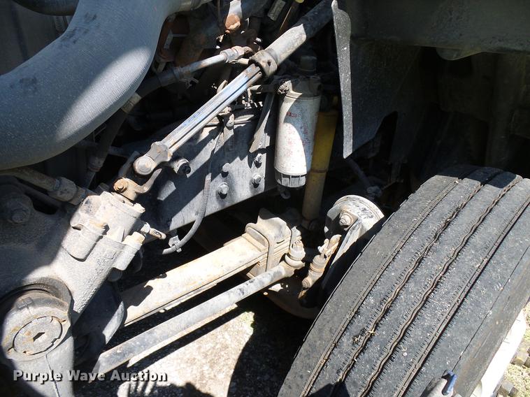 image for item DD8341 2013 International ProStar Plus semi truck