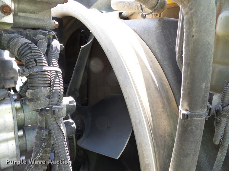 image for item DD8341 2013 International ProStar Plus semi truck