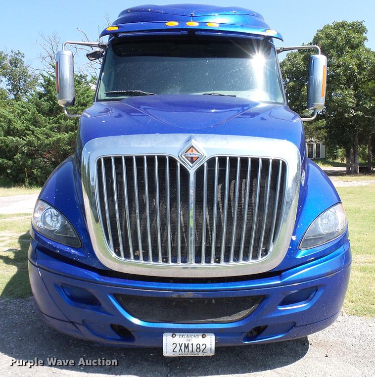 image for item DD8341 2013 International ProStar Plus semi truck