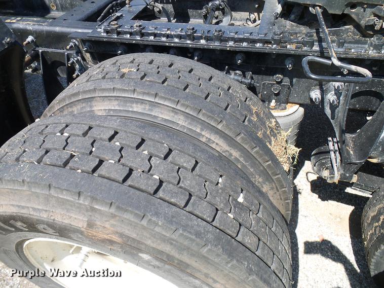 image for item DD8341 2013 International ProStar Plus semi truck