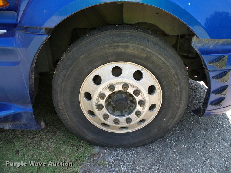 image for item DD8341 2013 International ProStar Plus semi truck