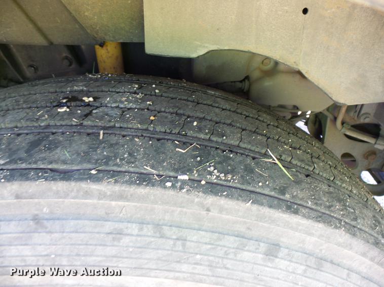 image for item DD8341 2013 International ProStar Plus semi truck