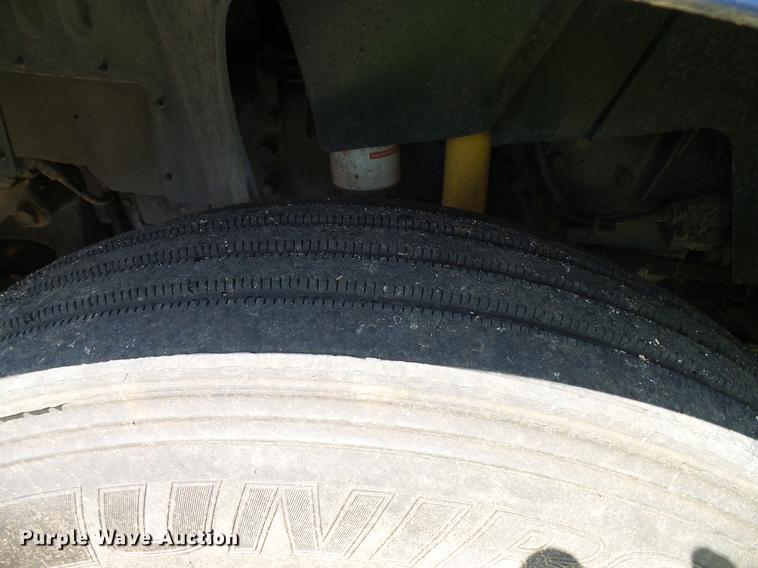 image for item DD8341 2013 International ProStar Plus semi truck