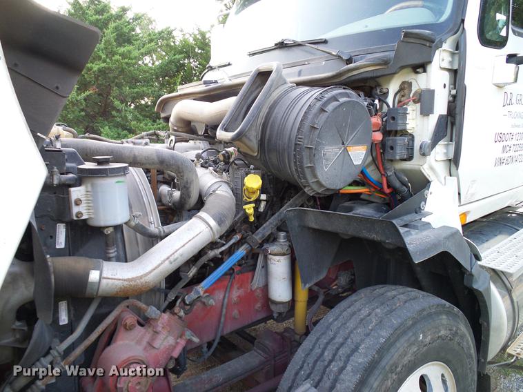 image for item DD8343 2013 International ProStar Plus semi truck