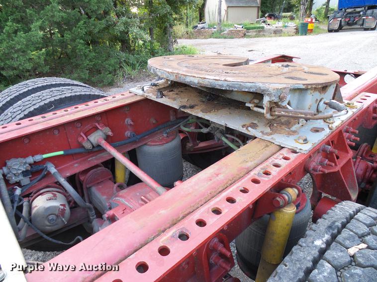 image for item DD8343 2013 International ProStar Plus semi truck