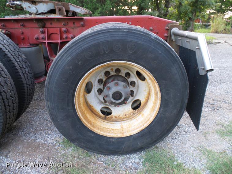 image for item DD8343 2013 International ProStar Plus semi truck