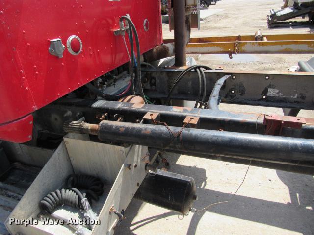 image for item DE0174 1997 International 9200 semi truck