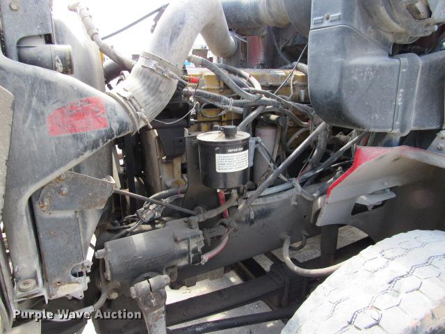 image for item DE0174 1997 International 9200 semi truck