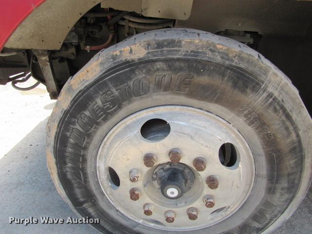 image for item DE0174 1997 International 9200 semi truck