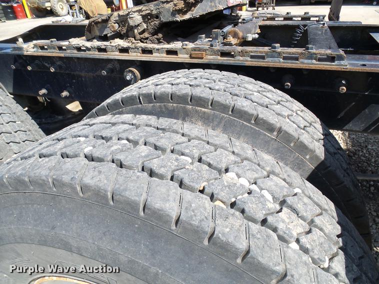 image for item DE5104 2004 Mack CX613 semi truck