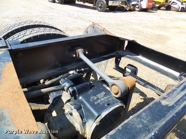 image for item DE5104 2004 Mack CX613 semi truck