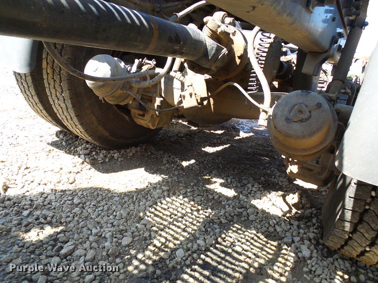 image for item DE5104 2004 Mack CX613 semi truck