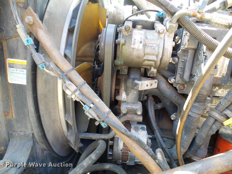 image for item DE5104 2004 Mack CX613 semi truck