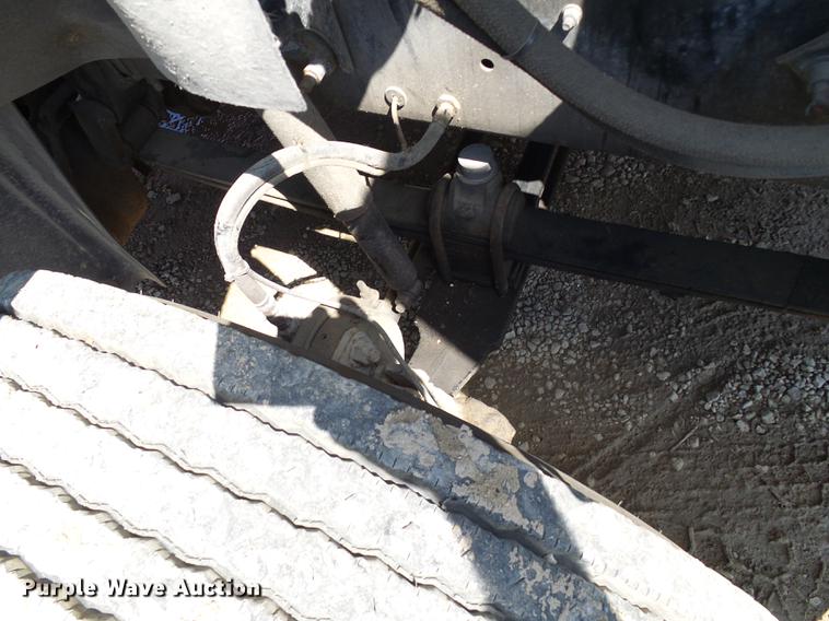 image for item DE5104 2004 Mack CX613 semi truck