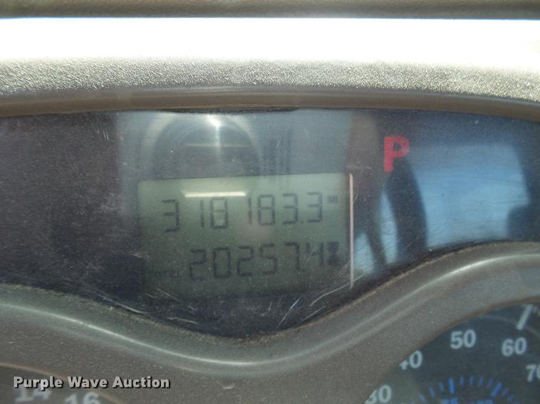 image for item DE5104 2004 Mack CX613 semi truck