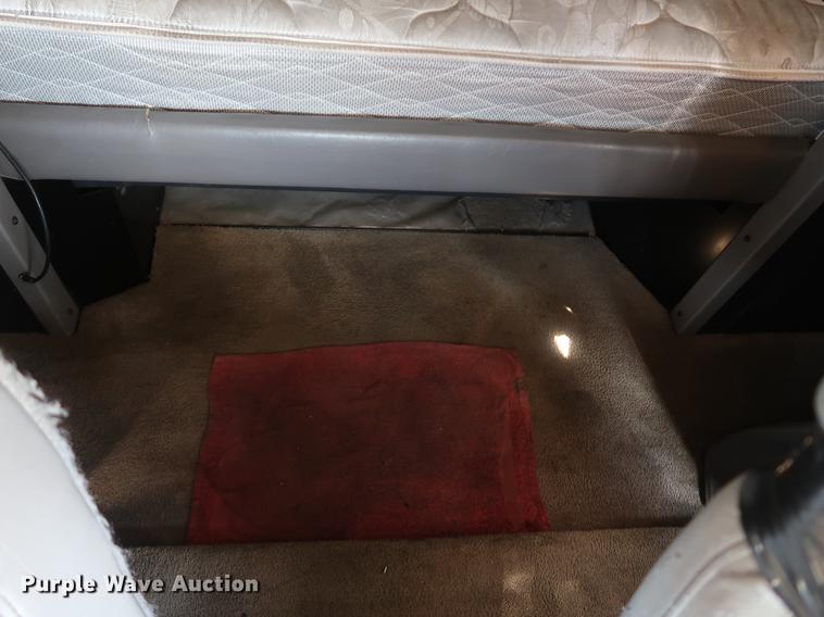 image for item DF2308 2006 Peterbilt 386 semi truck