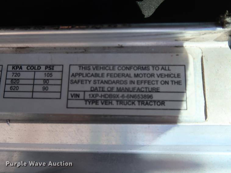 image for item DF2308 2006 Peterbilt 386 semi truck