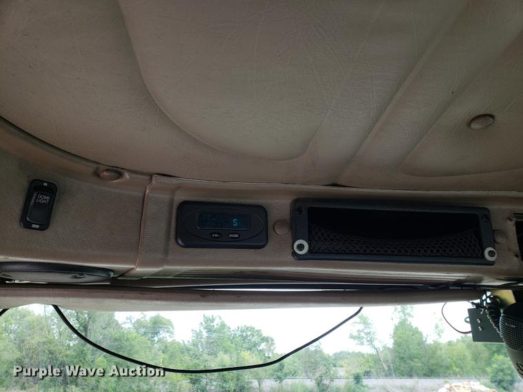 image for item DF2343 2005 International 9400i semi truck