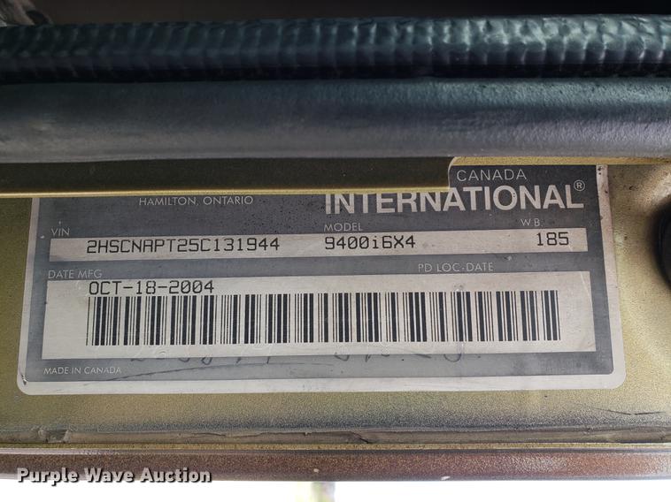 image for item DF2343 2005 International 9400i semi truck