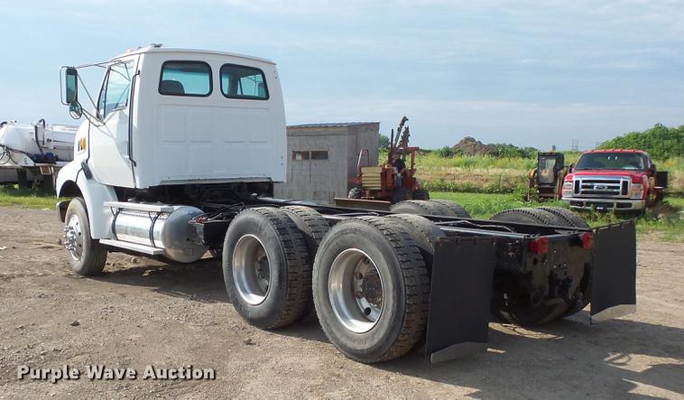 image for item DV9408 2000 Sterling L-Line truck cab and chassis