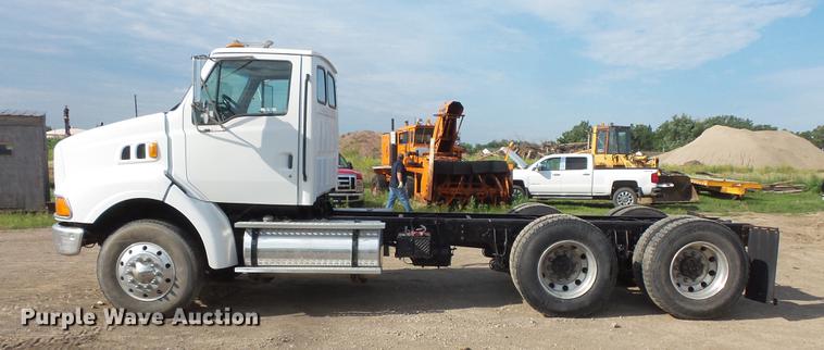 image for item DV9408 2000 Sterling L-Line truck cab and chassis