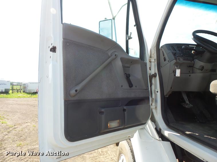 image for item DV9408 2000 Sterling L-Line truck cab and chassis