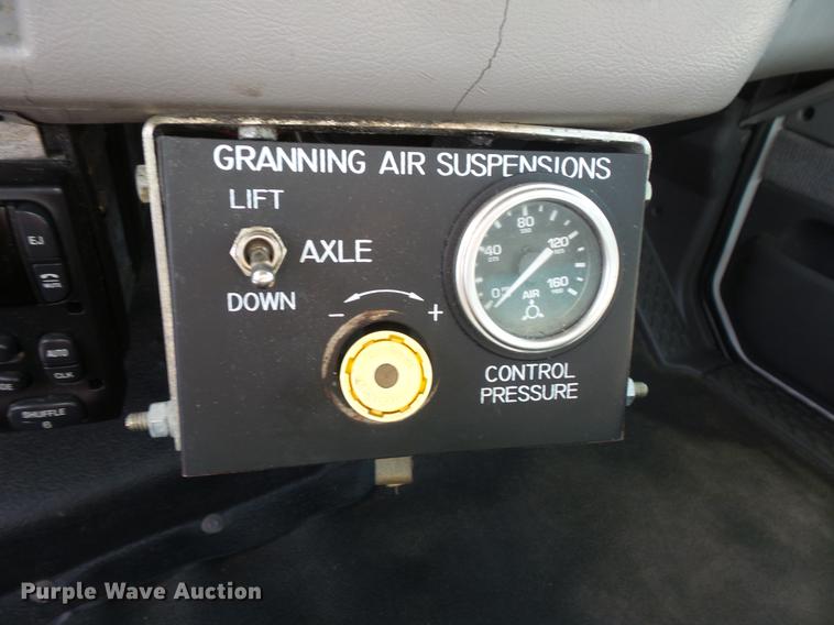 image for item DV9408 2000 Sterling L-Line truck cab and chassis