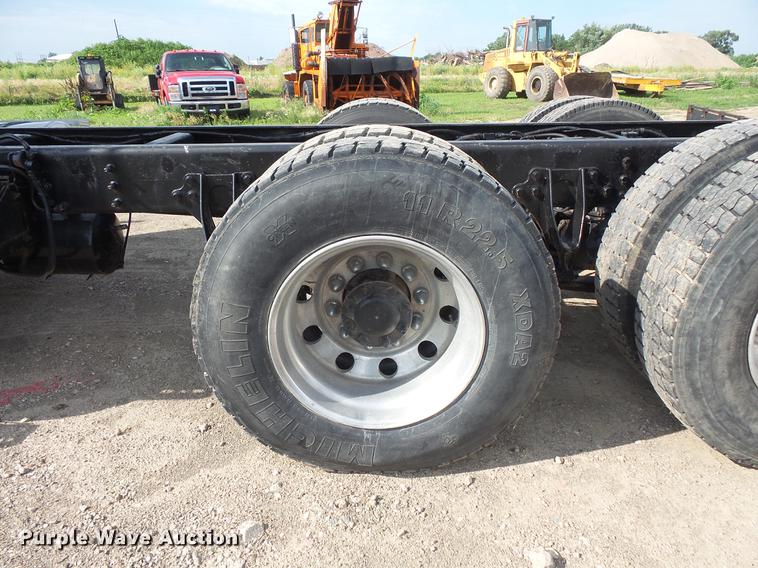 image for item DV9408 2000 Sterling L-Line truck cab and chassis