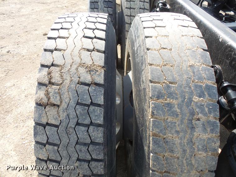 image for item DV9408 2000 Sterling L-Line truck cab and chassis