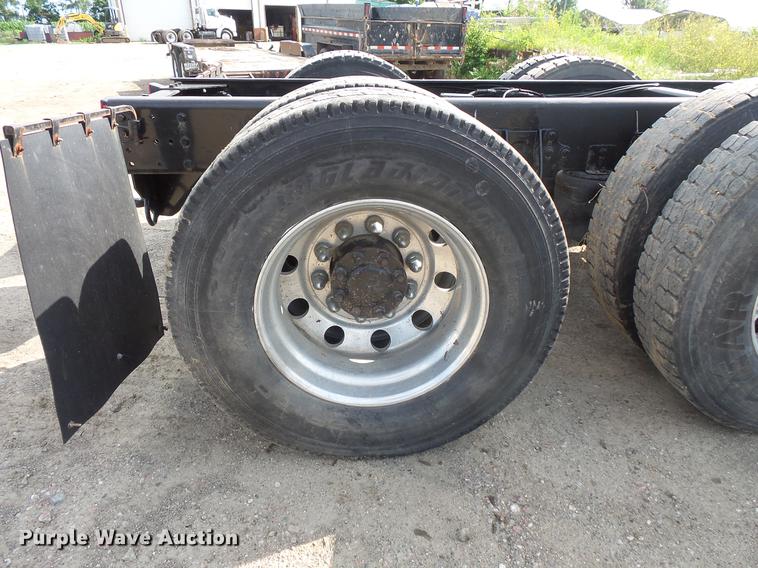 image for item DV9408 2000 Sterling L-Line truck cab and chassis