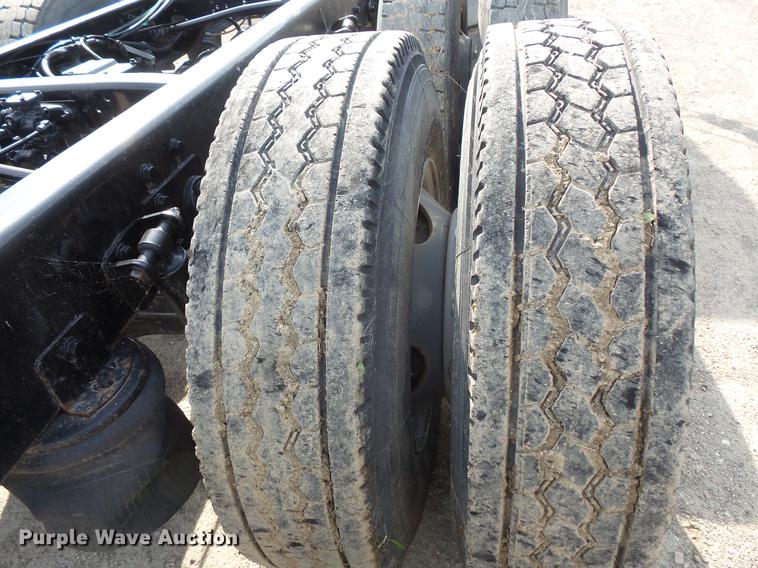 image for item DV9408 2000 Sterling L-Line truck cab and chassis