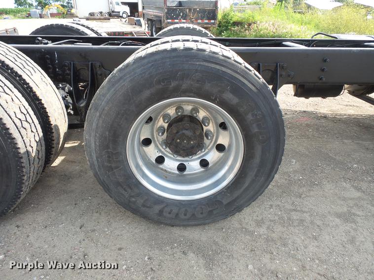 image for item DV9408 2000 Sterling L-Line truck cab and chassis