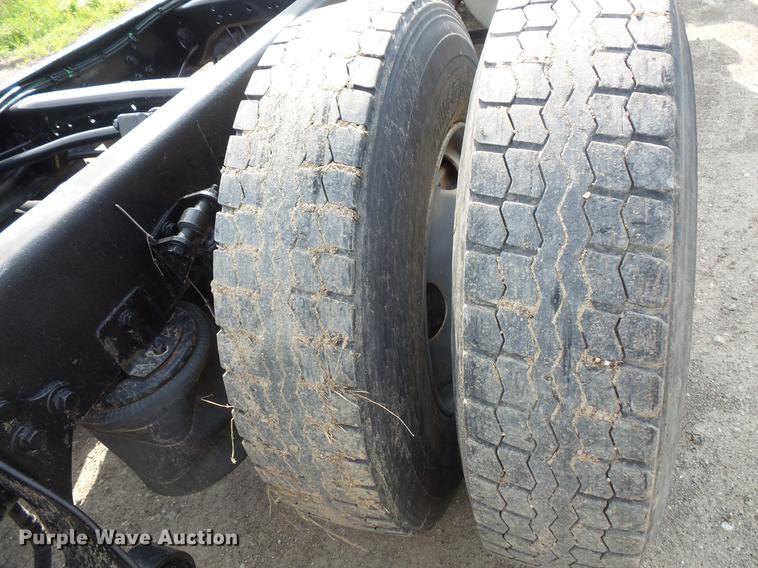 image for item DV9408 2000 Sterling L-Line truck cab and chassis