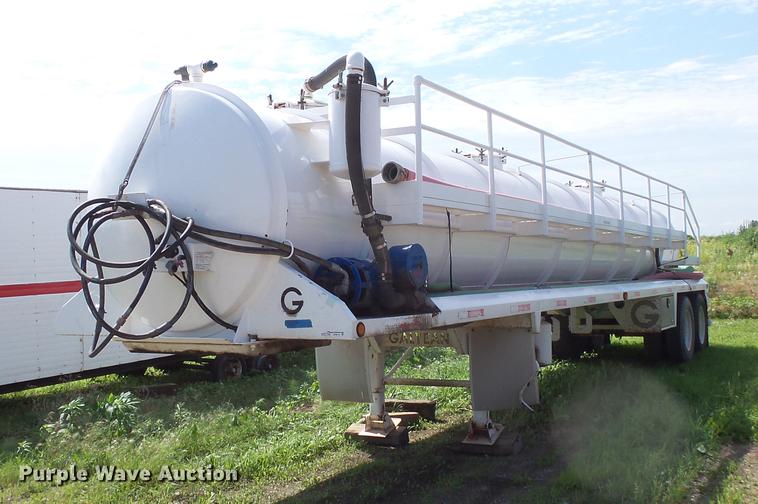 image for item DV9414 2011 Galyean 130 BBL vacuum trailer