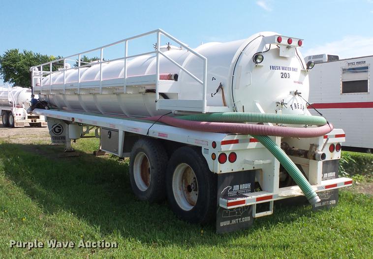 image for item DV9414 2011 Galyean 130 BBL vacuum trailer