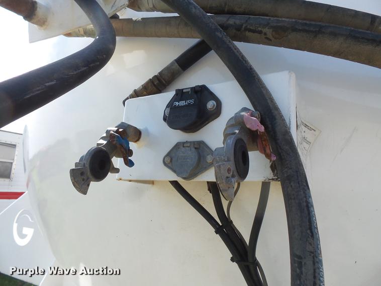 image for item DV9414 2011 Galyean 130 BBL vacuum trailer