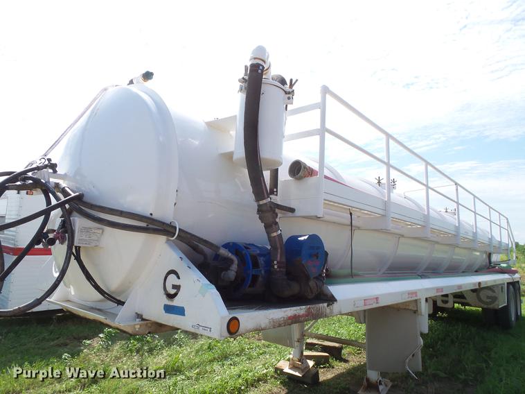 image for item DV9414 2011 Galyean 130 BBL vacuum trailer