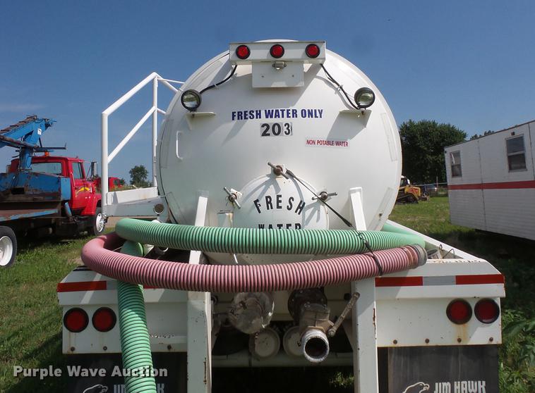image for item DV9414 2011 Galyean 130 BBL vacuum trailer