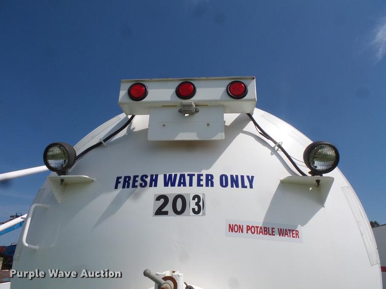 image for item DV9414 2011 Galyean 130 BBL vacuum trailer