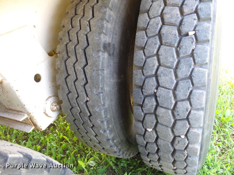 image for item DV9414 2011 Galyean 130 BBL vacuum trailer