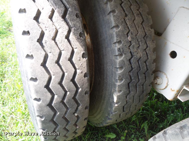 image for item DV9414 2011 Galyean 130 BBL vacuum trailer