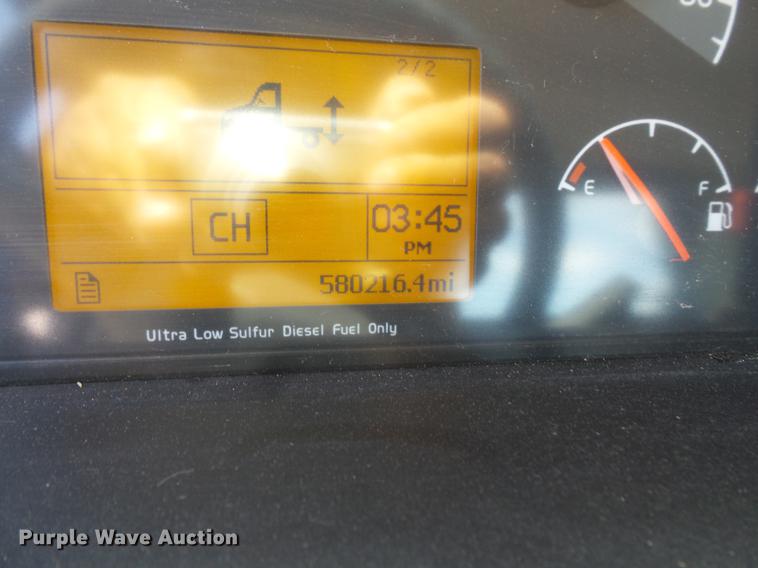 image for item DV9415 2009 Volvo VN semi truck