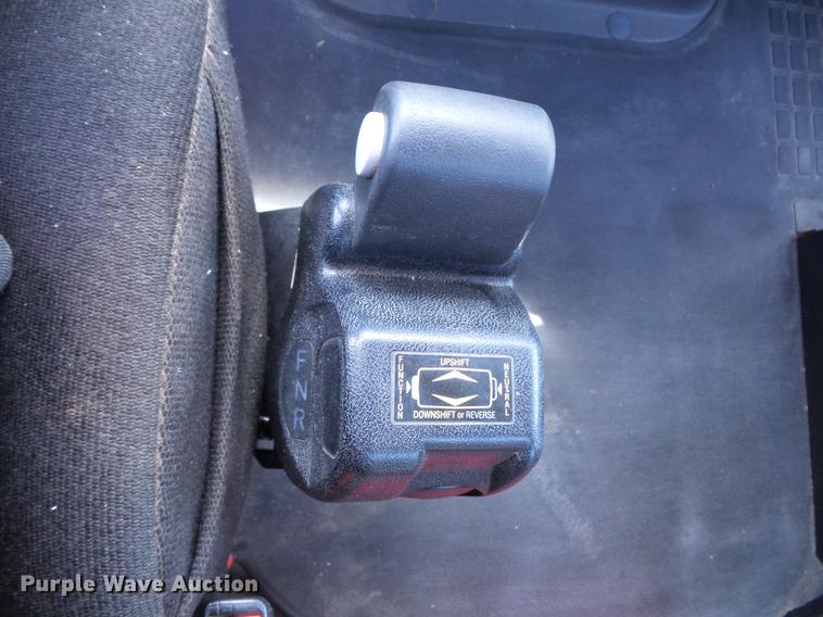 image for item DV9415 2009 Volvo VN semi truck