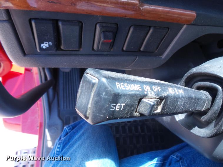 image for item DV9415 2009 Volvo VN semi truck