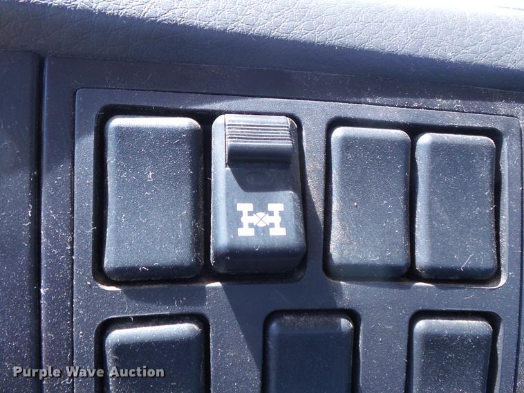 image for item DV9415 2009 Volvo VN semi truck