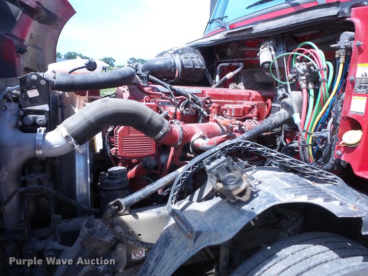 image for item DV9415 2009 Volvo VN semi truck