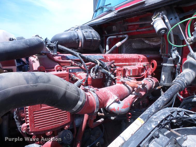 image for item DV9415 2009 Volvo VN semi truck