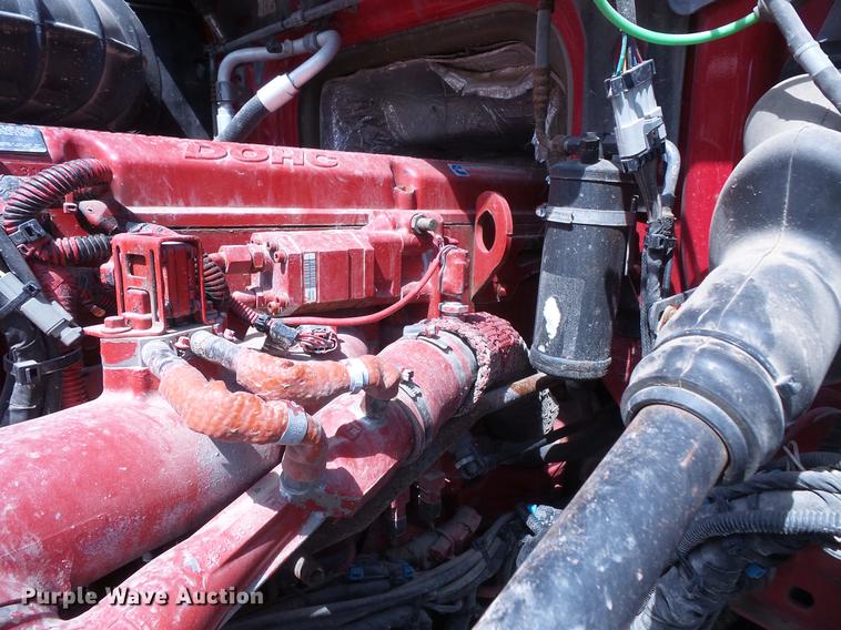 image for item DV9415 2009 Volvo VN semi truck