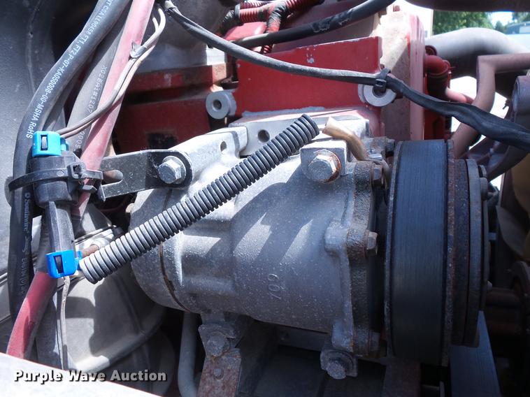 image for item DV9415 2009 Volvo VN semi truck